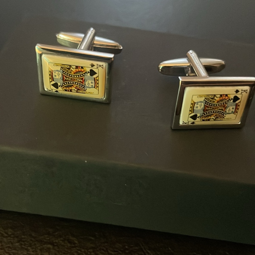 Men’s Formal Informal Dress King of Spades Cuff Links Metal Base Type Polished.